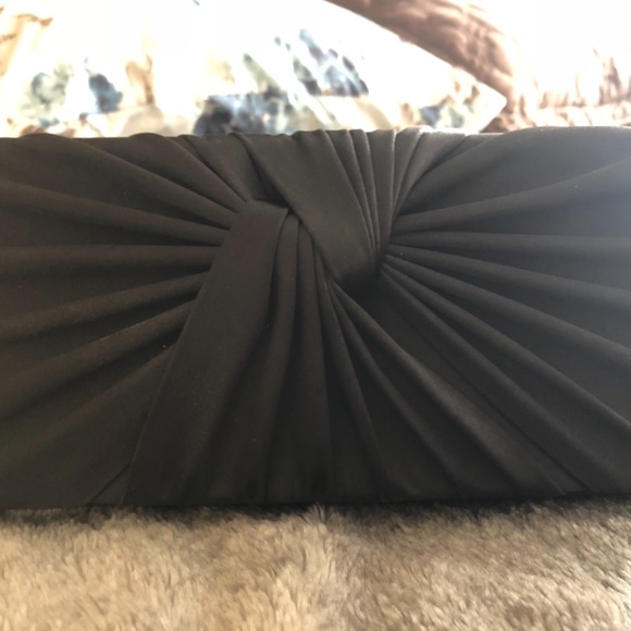 Clutch - Picture 3 of 6